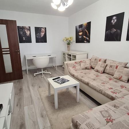 White Glamour Buzau Bagian luar foto
