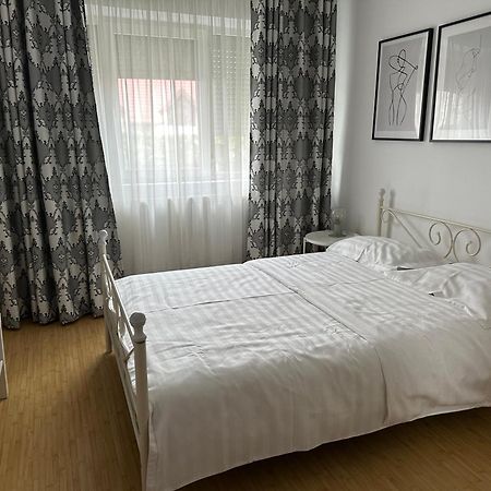 White Glamour Buzau Bagian luar foto