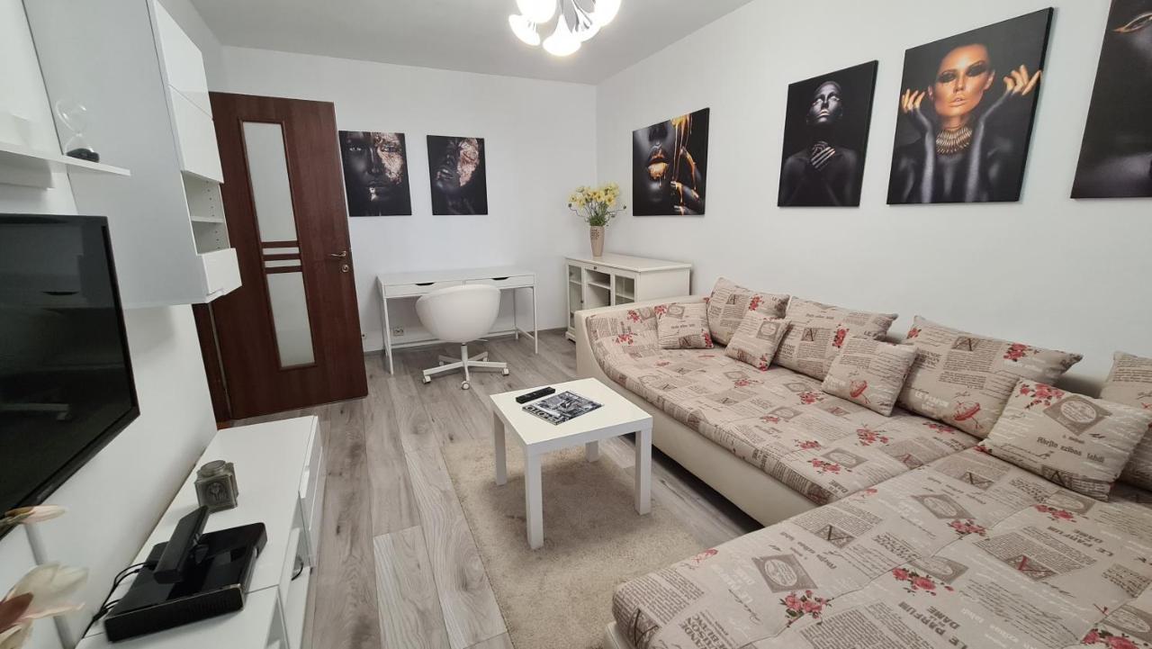 White Glamour Buzau Bagian luar foto